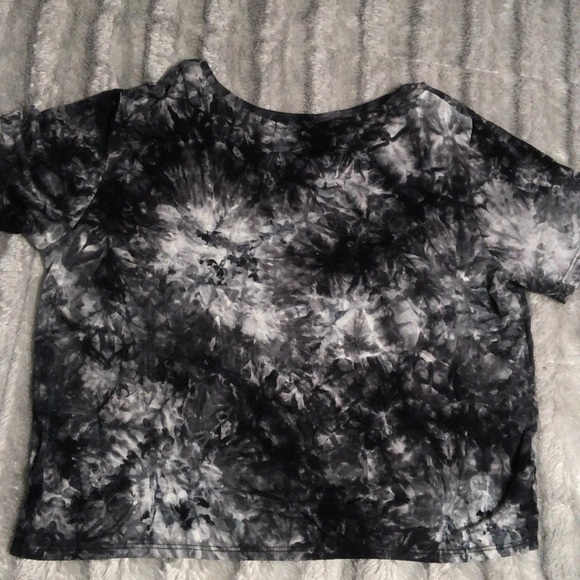 crop top - Picture 2 of 2